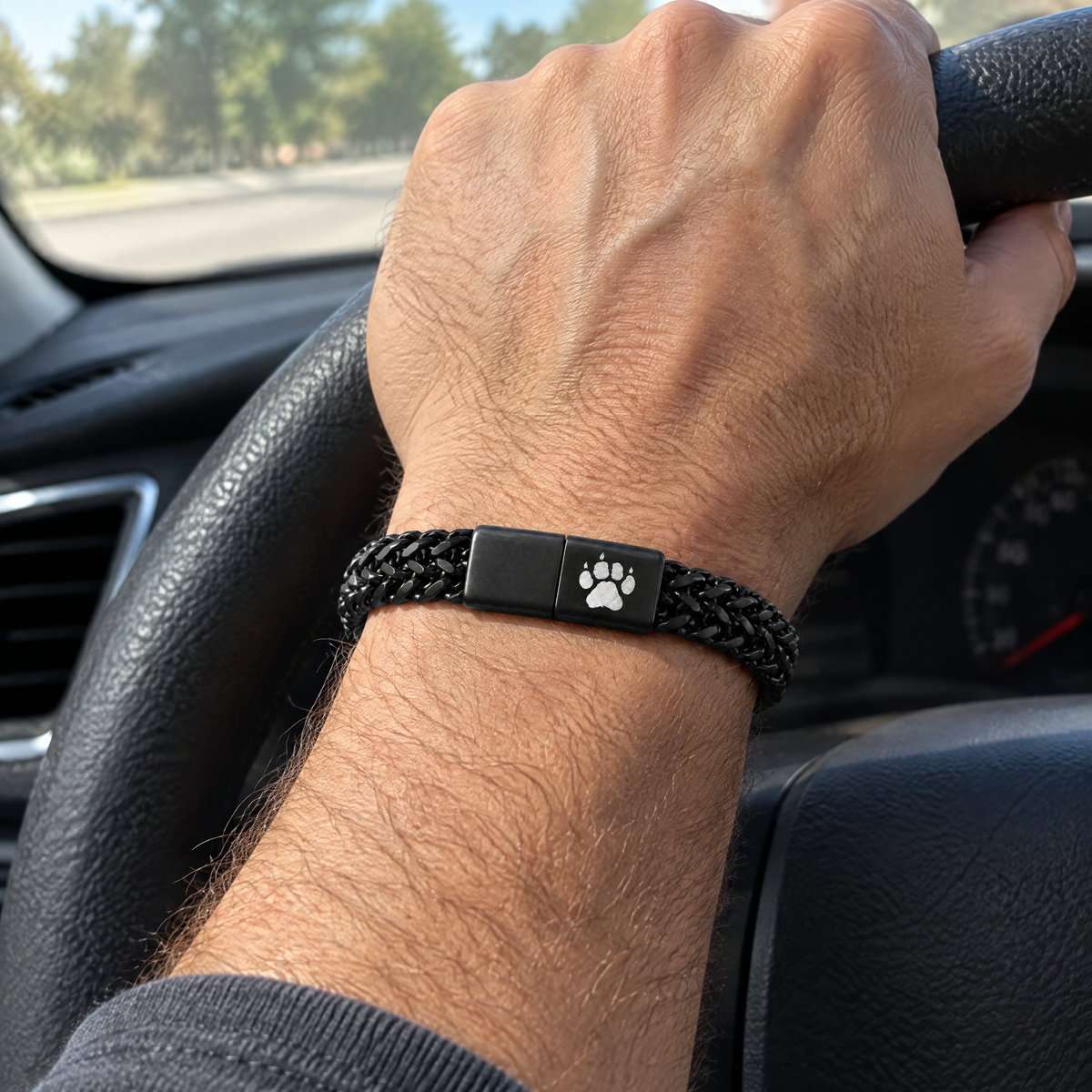 Raven Herren-Armband am Handgelenk getragen